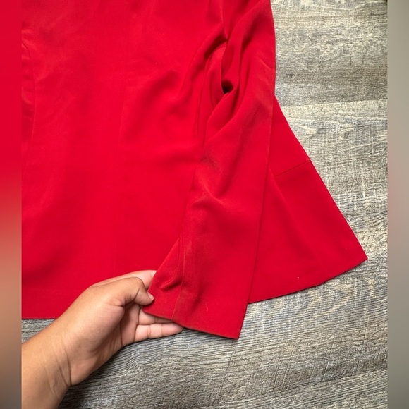 Amanda Smith Women's Red blazer with Black Fur Collar - Picture 9 of 10